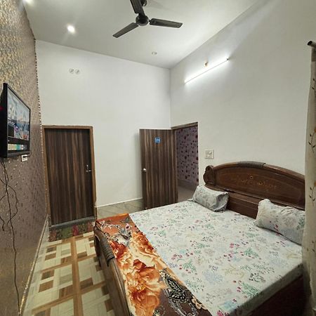 Balaji Homestay Mathura In Vrindavan Dış mekan fotoğraf